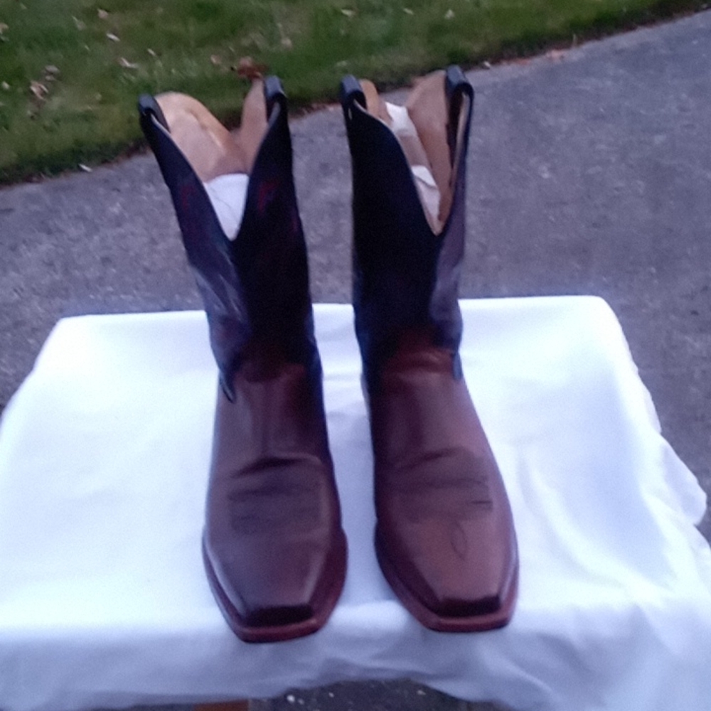 Men's square toe cowboy boots